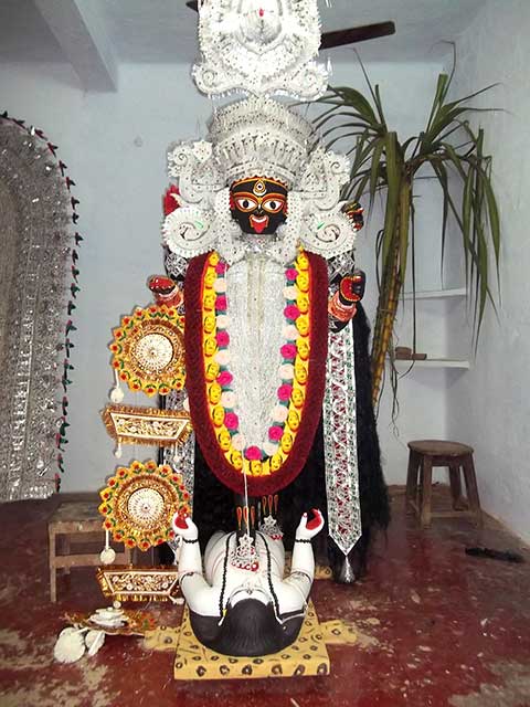 The idol ready with the dhaker saj