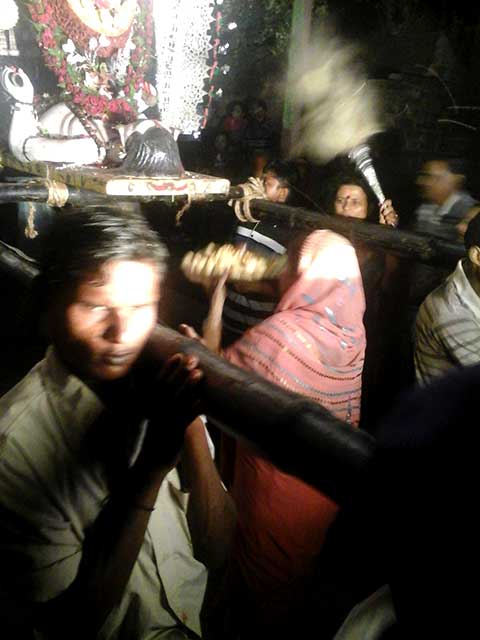 Beheras carrying for immersion