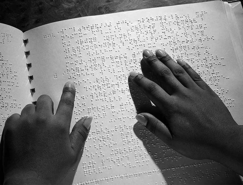 Braille reading