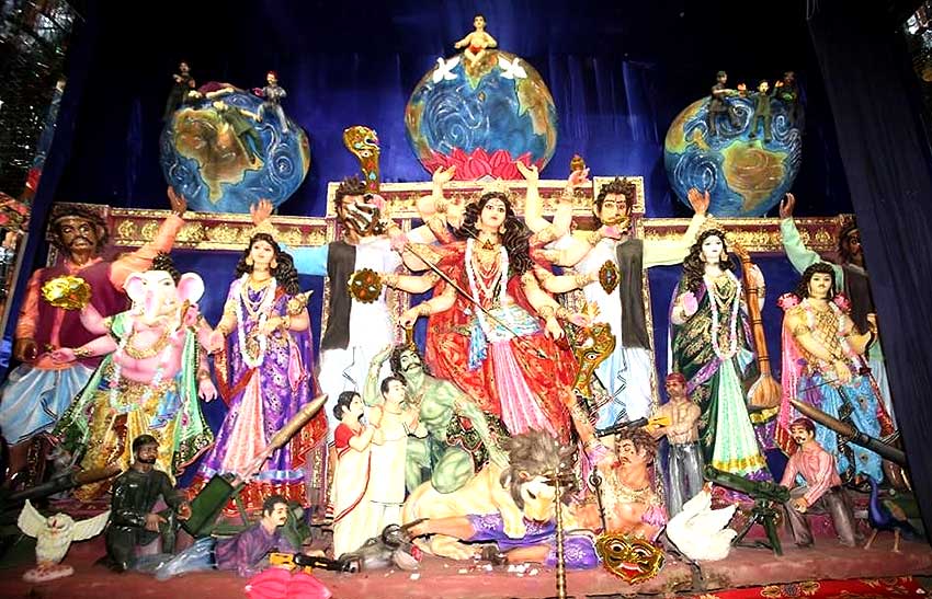 Mohammad Ali Park Durga Puja idol in a sheesh mahal
