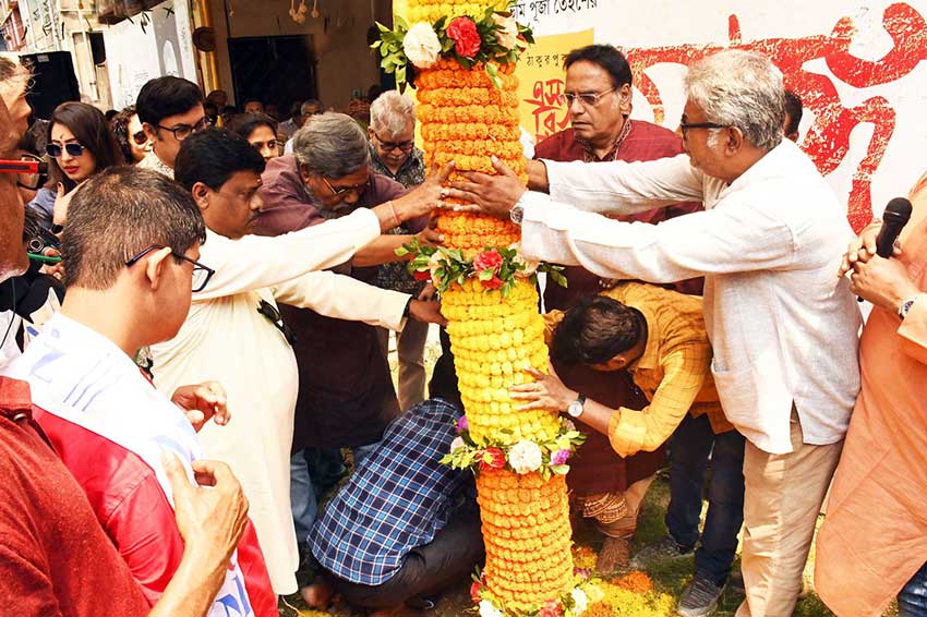ঠাকুরপুকুর এসবি পার্ক সার্বজনীন দুর্গোৎসব কমিটির খুঁটিপূজো 