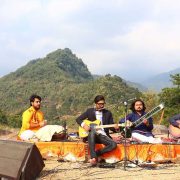 Performers at the মাউন্টেন মিউজিক ফেস্টিভ্যাল