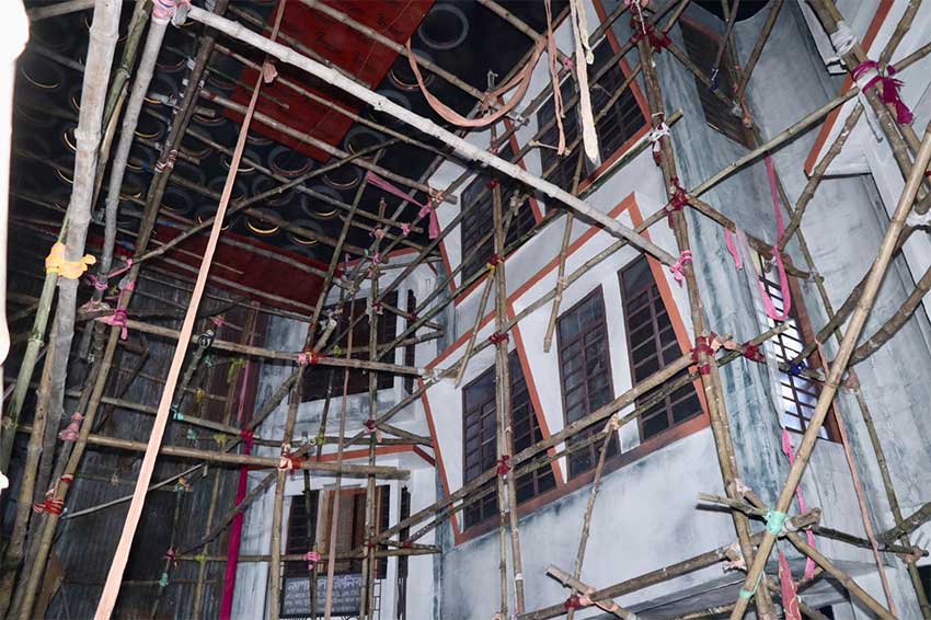 The making of the Pandal at Hazra Park