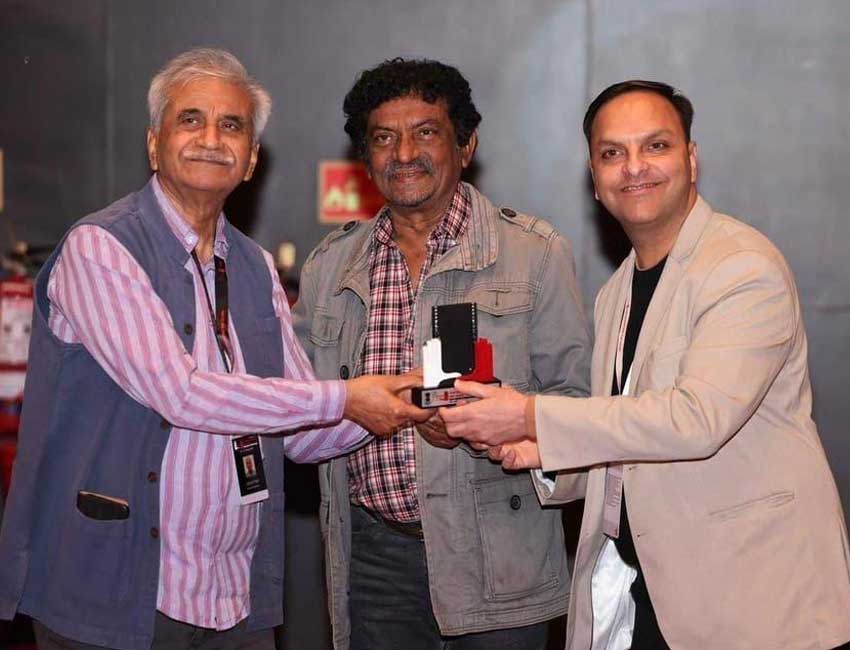 Gautam Ghosh ans Amit Agarwal for their film "Raahgir - The wayfarers" at Pune International Film Festival